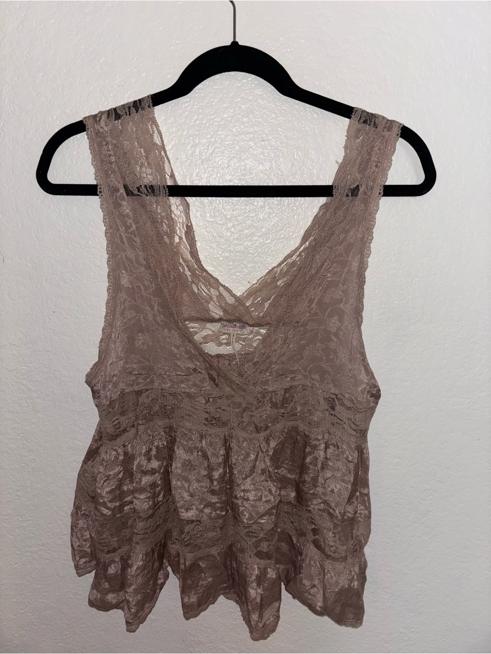 Free People Lace V-Neck Peplum Lace Tank in Mauve